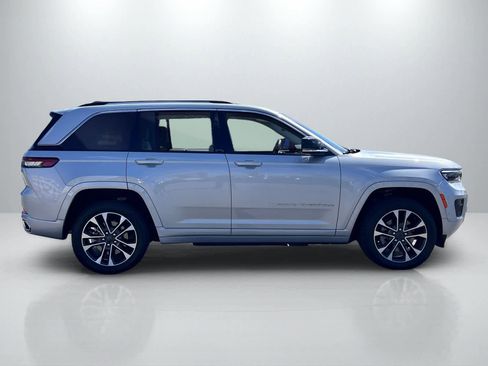 Used 2022 Jeep Grand Cherokee Overland w/ Advanced Protech Group III AWD/4WD image 8
