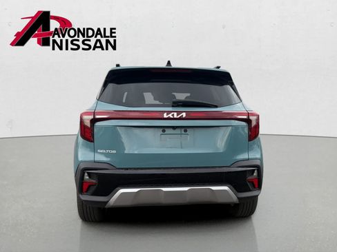 Used 2024 Kia Seltos EX FWD image 4