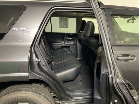 Used 2018 Toyota 4Runner TRD Off-Road AWD/4WD image 35