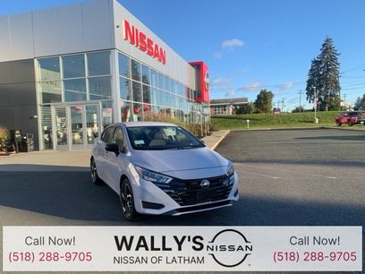 New 2025 Nissan Versa SR w/ Trunk Package