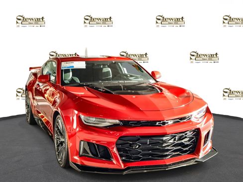 Used 2018 Chevrolet Camaro ZL1 image 17