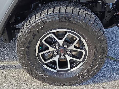 Used 2024 Jeep Gladiator Rubicon w/ Technology Group image 7