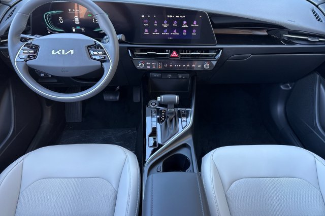 New 2026 Kia Niro EX FWD image 16