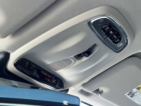 Used 2020 Volvo XC60 T5 Momentum image 33