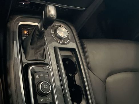 Used 2024 Nissan Armada SV image 20