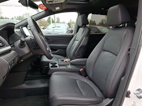 Used 2024 Honda Odyssey Sport image 14