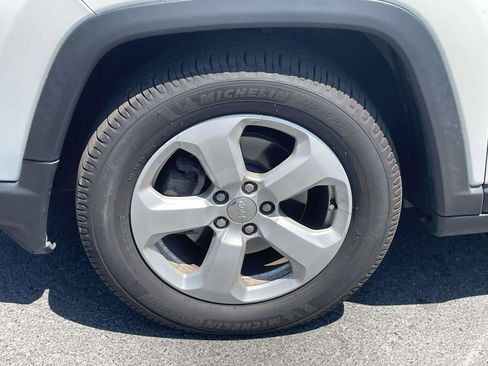 Used 2020 Jeep Compass Latitude FWD image 29