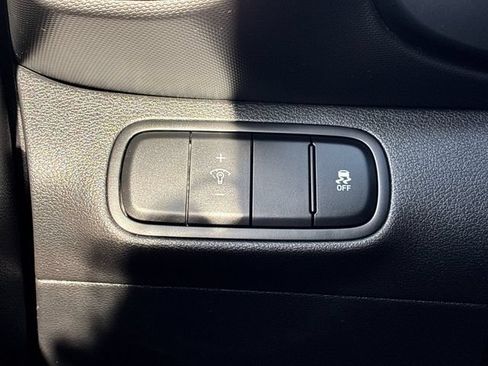 Used 2025 Hyundai Venue SEL FWD image 26