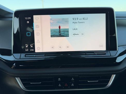 New 2026 Volkswagen Atlas Cross Sport SEL R-Line AWD/4WD image 18