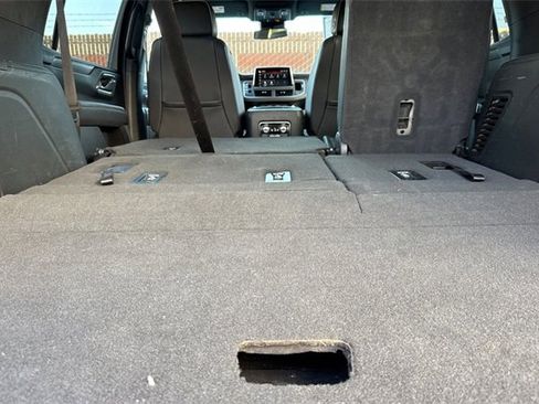 Used 2023 GMC Yukon SLT image 17
