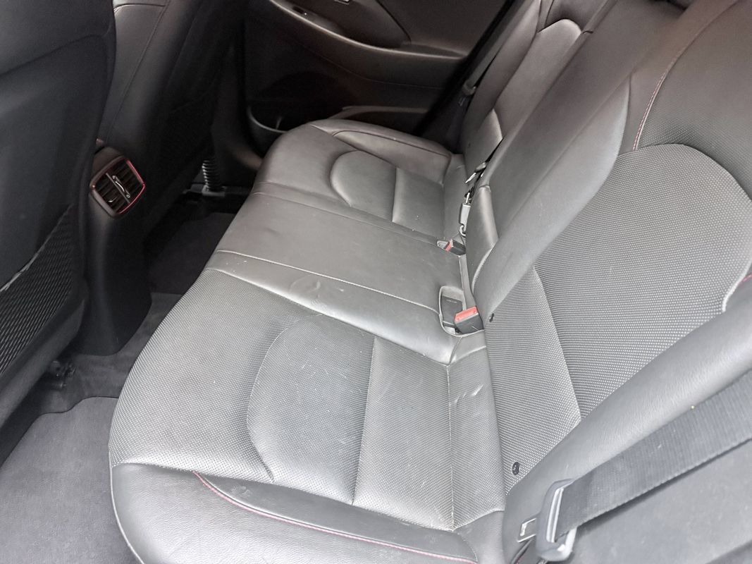 Used 2018 Hyundai Elantra GT Sport FWD image 14