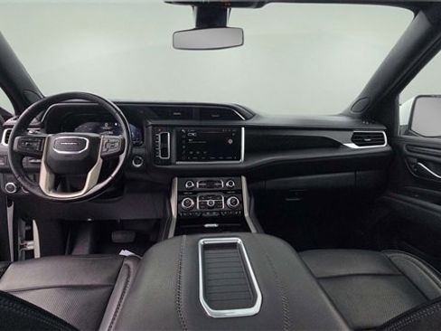 Used 2022 GMC Yukon XL Denali image 23
