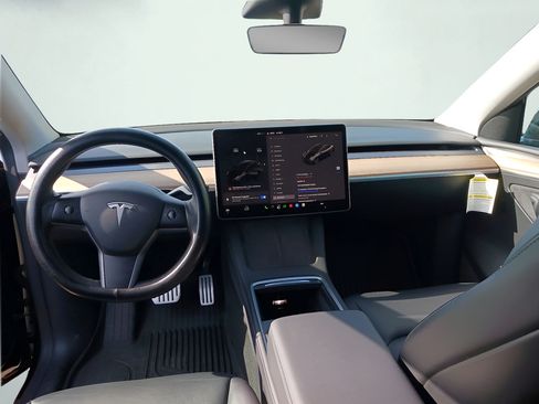 Used 2023 Tesla Model Y Performance AWD/4WD image 2