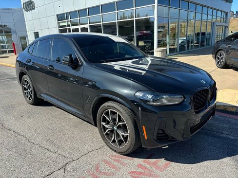 Used 2024 BMW X4 xDrive30i w/ Premium Package image 3