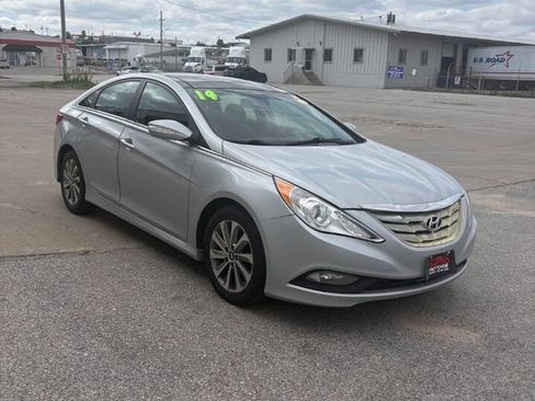 Used 2014 Hyundai Sonata Limited w/ Technology Package 05 FWD image 2