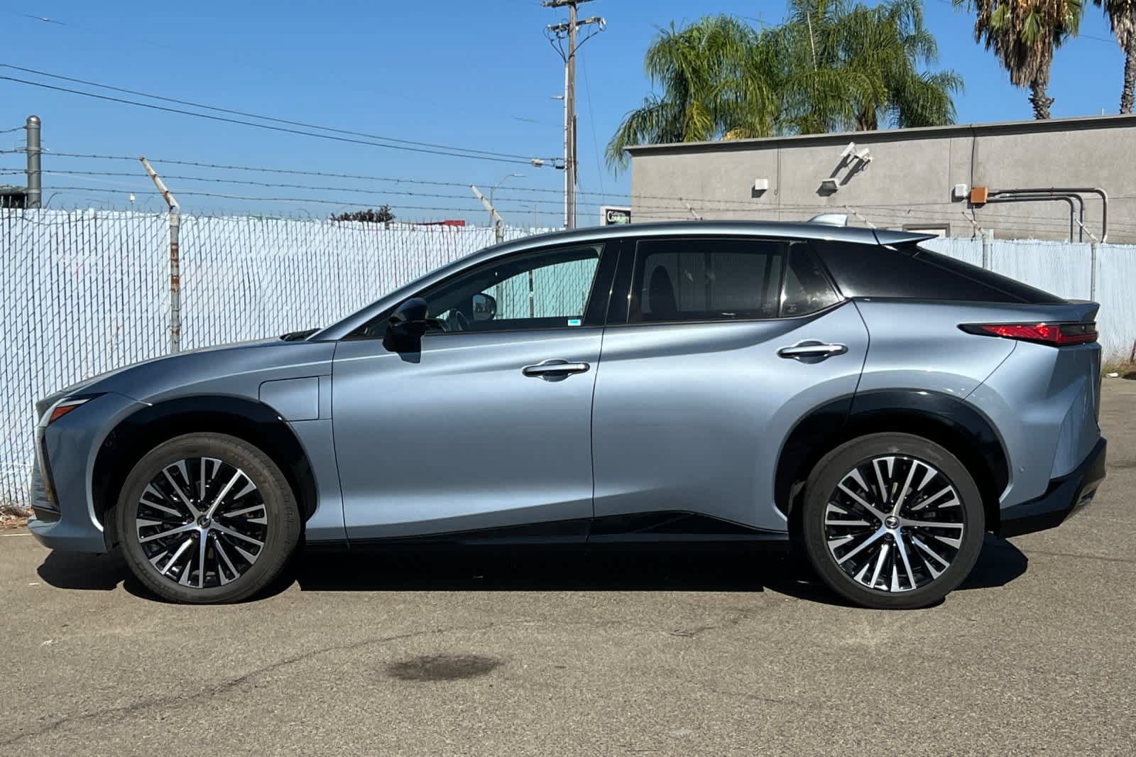 Used 2023 Lexus RZ 450e Premium w/ Cold Area Package AWD/4WD image 2