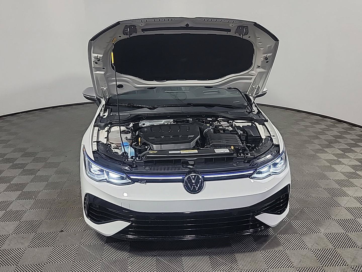 Used 2024 Volkswagen Golf R AWD/4WD image 12