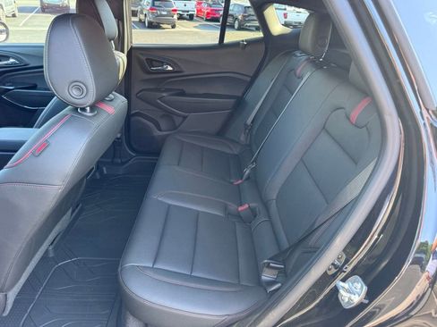 Used 2026 Chevrolet Trax RS w/ Sunroof Package FWD image 30