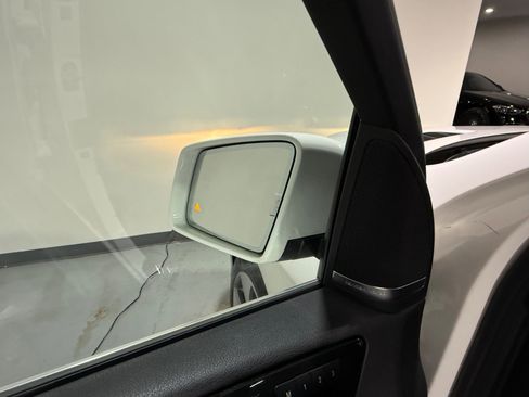 Used 2019 Mercedes-Benz GLE 400 4MATIC image 16