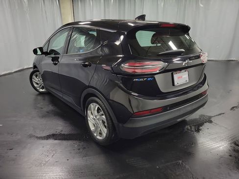 Used 2022 Chevrolet Bolt LT FWD image 6