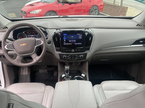 Used 2021 Chevrolet Traverse Premier image 12