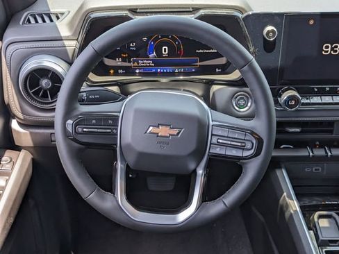 New 2025 Chevrolet Colorado LT w/ LT Convenience Package image 8