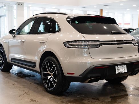 Used 2022 Porsche Macan w/ Premium Package Plus AWD/4WD image 6