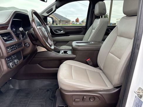 Used 2022 Chevrolet Suburban Z71 w/ Luxury Package image 11