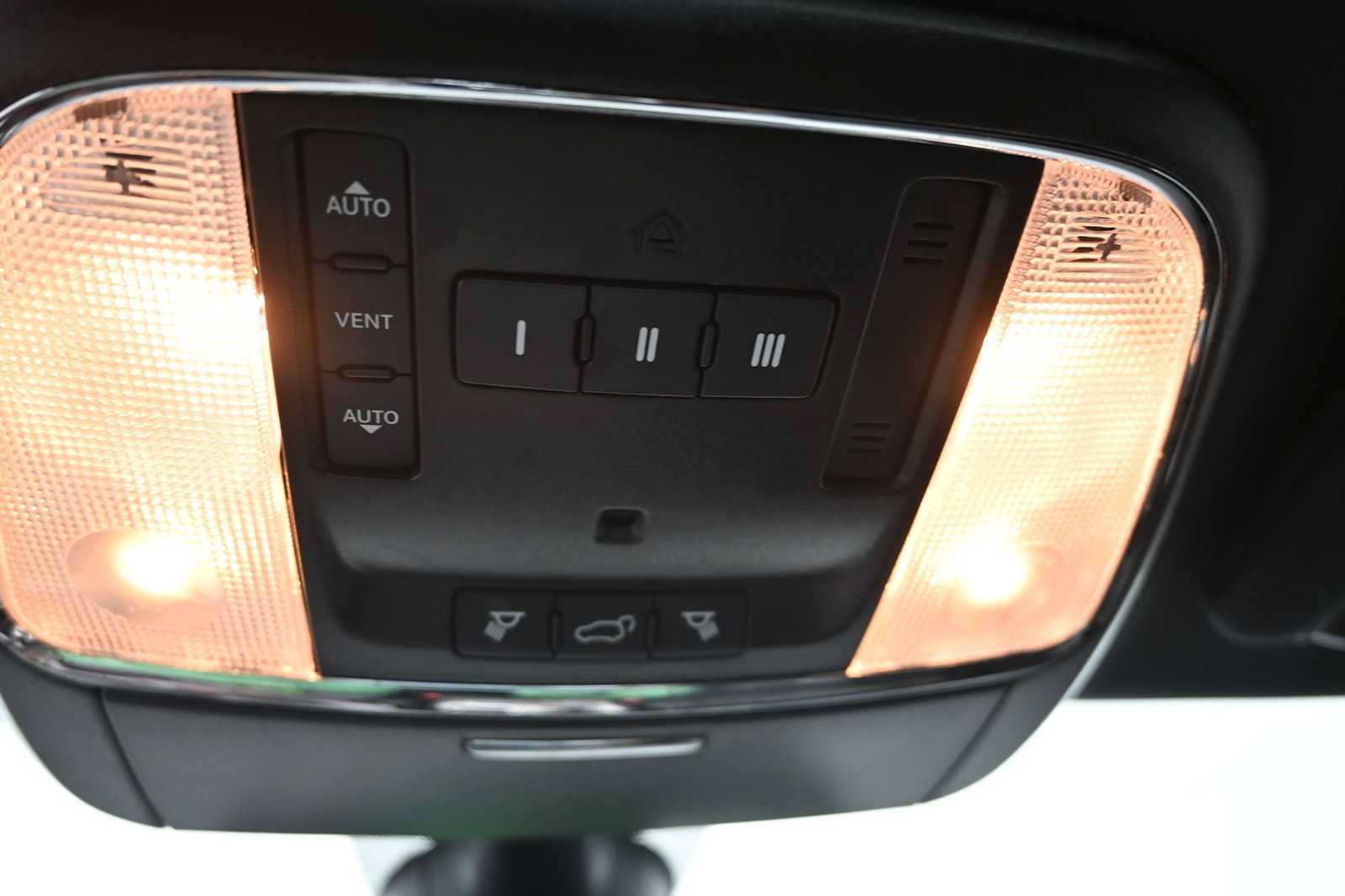 Used 2021 Jeep Grand Cherokee Limited w/ Trailer Tow Group IV AWD/4WD image 20