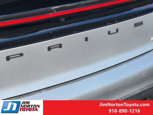 Used 2026 Toyota Prius LE FWD image 12