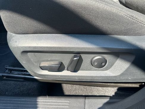 Used 2025 Nissan Rogue SV AWD/4WD image 26