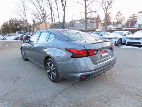 Used 2022 Nissan Altima 2.5 SV image 4