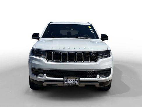 Used 2024 Jeep Wagoneer L Series II RWD image 8
