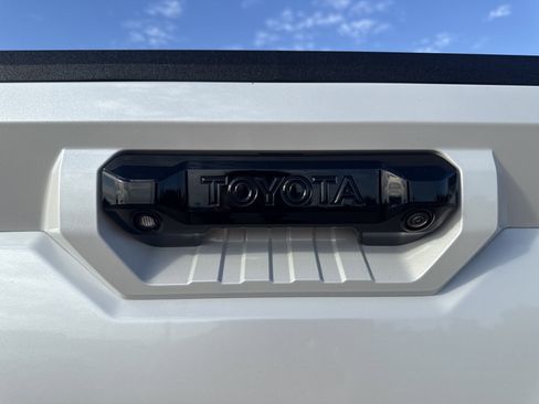 Used 2024 Toyota Tundra Limited image 9