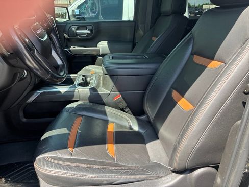 Used 2021 GMC Sierra 1500 AT4 w/ AT4 Premium Package AWD/4WD image 8