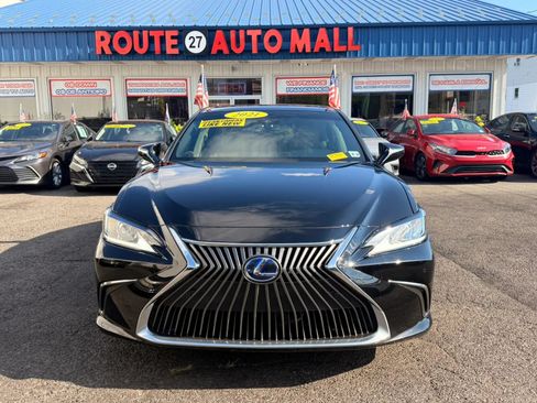 Used 2021 Lexus ES 300h w/ Premium Package FWD image 3