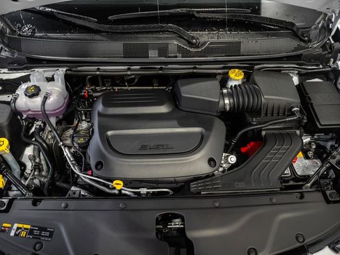 New 2026 Chrysler Pacifica Select image 18