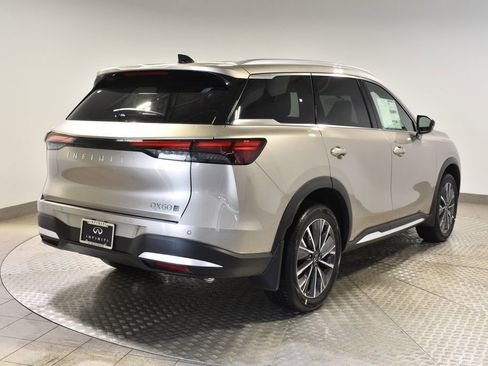 Used 2026 INFINITI QX60 Luxe w/ Family Package image 8