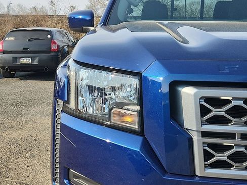 Certified 2022 Nissan Frontier SV image 10