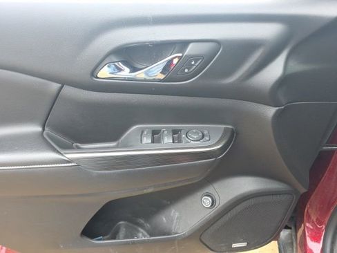 Used 2017 GMC Acadia SLT image 12