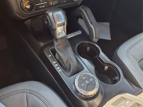 Used 2024 Ford Bronco Big Bend image 9