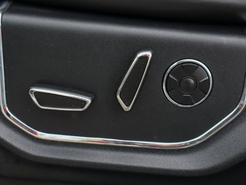 Used 2016 Ford F150 Platinum w/ Equipment Group 701A Luxury image 19