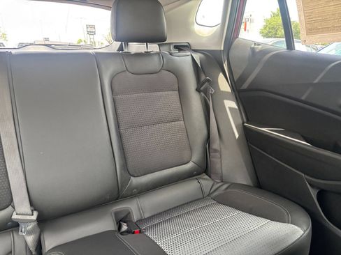 Used 2025 Chevrolet Trax LT FWD image 36