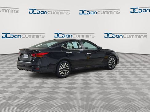 Used 2023 Nissan Altima 2.5 SV w/ SV Premium Package FWD image 8