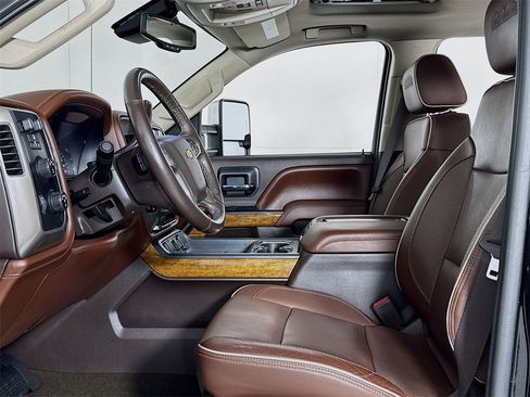 Used 2015 Chevrolet Silverado 3500 High Country image 11