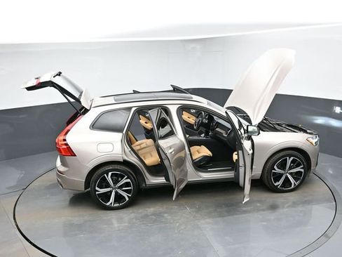Used 2023 Volvo XC60 B5 Ultimate w/ Protection Package Premier image 42