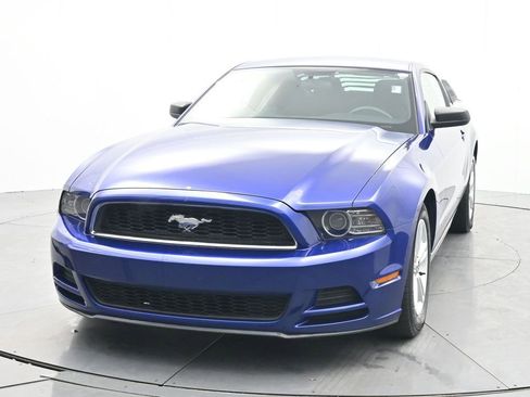 Used 2013 Ford Mustang Coupe image 2