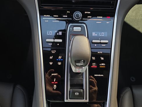 Certified 2023 Porsche Panamera image 26