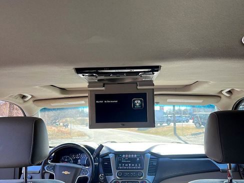 Used 2017 Chevrolet Suburban Premier image 33