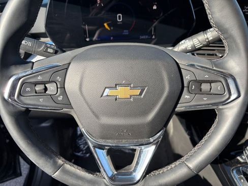 Used 2025 Chevrolet Trax LT w/ LT Convenience Package FWD image 27